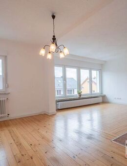 LICHTOASE - helle 2-Zimmer-Wohnung mit Einbauküche, Balkon und Stellplatz in Neunkirchen! - Neunkirchen (Saarland)