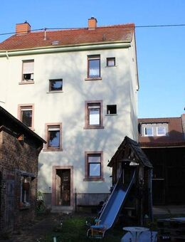 Ein bis zwei Wohneinheiten, Gewerbe und Grundstück - Frankfurt (Main)