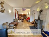 Preis nochmal deutlich gesenkt ! Große Stadtvilla mit viel Platz & Potenzial, sehr großer Garten + div. Nebengebäude - Ritterhude