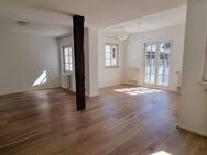 "Wohnen mit Stil: helle, renovierte 2,5-Zi.-Obergeschosswohnung mit Altbaucharme in Gerlingen" - Gerlingen