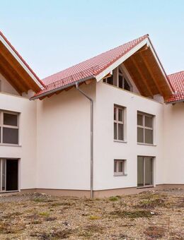 Energieeffizienter Massivholzbau: Neubau-Reihenhaus in Lechbruck als Ausbauhaus - Lechbruck (See)
