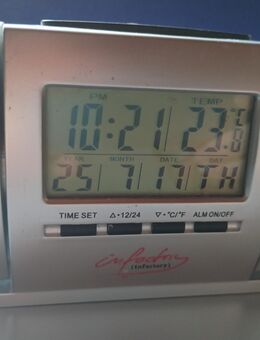 Projektionswecker - Worms