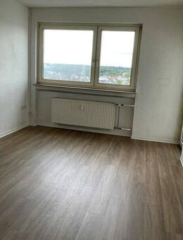 Gut geschnittene 2-Zimmerwohnung mit Balkon - Offenbach (Main)