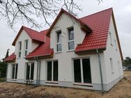 Idyllisch gelegene Grundstücke mit Baugenehmigung zur Bebauung mit Doppelhaushälften in Falkensee - Falkensee