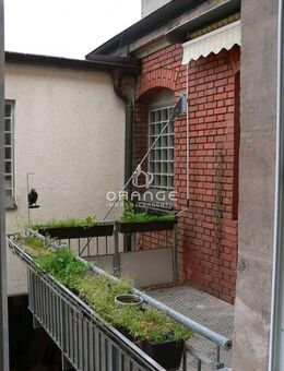 ***TOP: Erstbezug nach Sanierung : Sonnige 4,5 -ZKB auf 93 QM WFL, Stadtmitte im Hinterhaus nahe HBF - Fürth