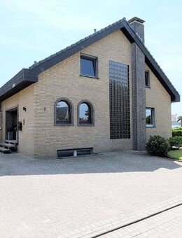 Freistehendes Einfamilienhaus mit Garage, vollunterkellert - Kranenburg (Nordrhein-Westfalen)