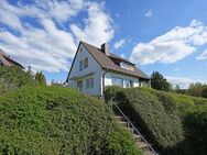 Gemütliches Einfamilienhaus mit großem Garten und kleinem Nebengebäude in Großheirath bei Coburg - Großheirath