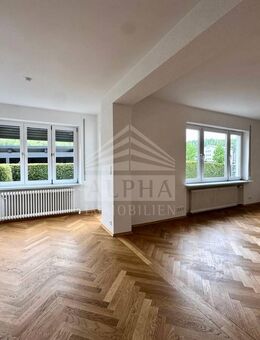 *CHARMANT* EFH mit 5,5-Zim (+2 Zim), Garten, 4 Garagen, 1 Carport, 11 Stellpl; Sauna & 5 Nebenräume - Heidenheim (Brenz)