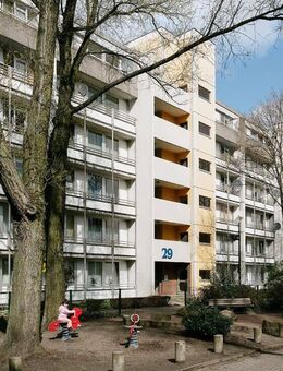 Gepflegte 2-Zimmer-Wohnung mit Balkon, Laminat und Badezimmer mit Wanne - Oberhausen