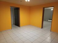 Geräumige 3-Zimmer-Einliegerwohnung im Zweifamilienhaus mit Garage - Eckelsheim