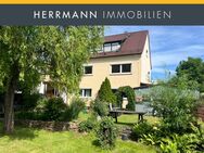 Großer Garten inklusive! Teilweise renovierungsbedürftiges Dreifamilienhaus in Toplage von Fellbach - Fellbach