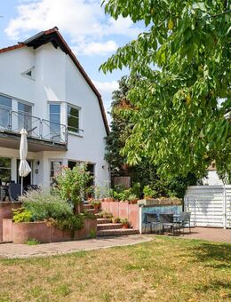 Attraktives Einfamilienhaus mit Garten in Rüsselsheim - Rüsselsheim