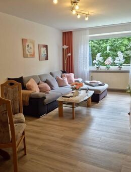 Attraktive 2-Zimmer-Hochparterre-Wohnung in gepflegtem Mehrfamilienhaus im Herrenberger Affstätter Tal - Herrenberg