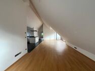 Lichtdurchflutete herrliche 3 Zimmer Dachgeschosswohnung Inmitten von Waldtrudering - München