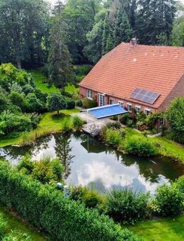 Landhaus mit Nebengebäuden & Schwimmteich auf 11.186 m² in der Wesermarsch - Stadland