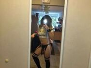 Sissy looking for sissy-friends and doms (18 - 35 year olds) - Schrobenhausen