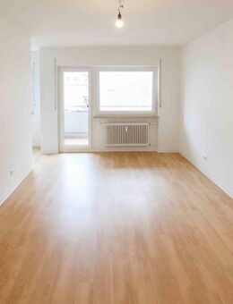 Modernisierte 2-Zimmer-Wohnung mit Balkon und Tiefgarage - bezugsfrei & zentral - Stuttgart