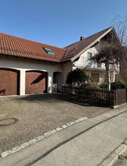 Einladendes Zweifamilienhaus mit vielseitigen Nutzungsmöglichkeiten - Gablingen