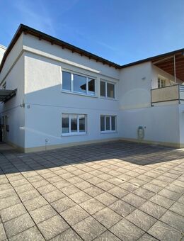 Steinen: Großes Einfamilienwohnhaus mit schöner Aussicht und Einzelgarage - Steinen (Baden-Württemberg)