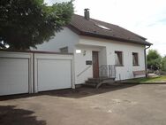 Familienfreundliches Einfamilienhaus mit ELW in bester Wohnlage mit Garten und Doppelgarage! - Warthausen
