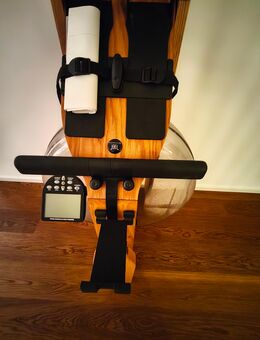 WaterRower Rudermaschine in Eiche (British Rowing Edition) mit Tablethalter - Zürich