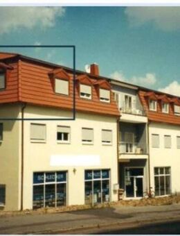 2-Raum-Wohnung mit kleinem Balkon im Dachgeschoss für junge Leute - Neustadt (Orla)