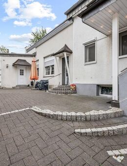 Charmantes Zweifamilienhaus in begehrter Lage von Solingen-Höhscheid - Historie trifft auf Moderne - Solingen (Klingenstadt)