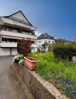 Gepflegte Wohlfühlwohnung mit 4 Zimmern, Wintergarten und Garage - Bonn