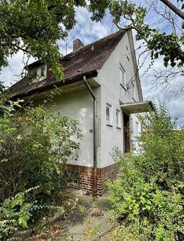Einfamilienhaus mit ehem. Praxis auf einem 1.304 m² großen Grundstück in Kassel-Oberzwehren! - Kassel