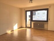 "Helle und gut geschnittene 2-Zi.-Wohnung mit Balkon und Stellplatz in Ostfildern-Nellingen" - Ostfildern