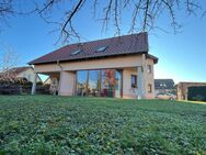 Modernisiertes Einfamilienhaus mit Wintergarten, großzügigem Garten und viel Platz - Bezugsfrei ab 01.10.2025 - Dohna