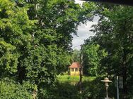 Traumhafte Eigentumswohnung / 16m² Balkon / HWR / TOP-Lage mit Blick in den grünen Schlosspark - Senftenberg