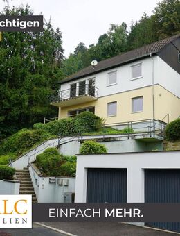 Freistehendes Zweifamilienhaus mit Doppelgarage - Neckargerach