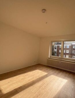 Gepflegte 3 Zimmer Wohnung in Bremerhaven - Bremerhaven