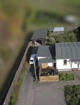 Bungalow in Waldrandlage mit ca. 860 m² Grundstück, Garage , Werkstatt, Terrasse, Kamin, Vollbad - Sanitz
