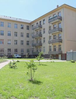 * Wohnen im Schulgebäude | 3 Zimmer-Wohnung | offene Küche | Fußbodenheizung | 01/25 * - Chemnitz