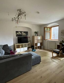 Gemütliche Single-Wohnung mit Einbauküche auf dem Markt - Schwarzenberg (Erzgebirge)