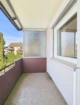 Helle 2-3 Zi. Wohnung mit Balkon im 1 OG. - Burgdorf (Landkreis Region Hannover)