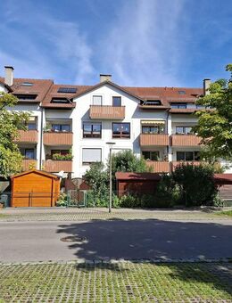 Helle 3-Zimmer- Wohnung mit Südbalkon und TG & solider Vermietung - Königsbrunn