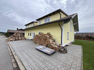 Großzügiges Ein-/Zweifamilienhaus mit Garagengebäude in Dieberg zu verkaufen - Walderbach