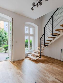 Saniertes Duplex-Apartment mit privater Terrasse in Berlin-Wedding - Berlin