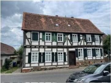 Historisches Fachwerkhaus mit großem Grundstück und Anbau in Altenstadt OT!