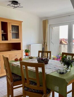 Gepflegte 3-Zimmer-Wohnung mit Balkon und Garage - in schönem 6-Familienhaus in Reichelsheim - Reichelsheim (Wetterau)