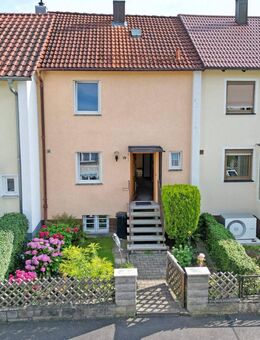 Omas Haus, sanierungsbedürftig, gepflegter Garten, Garage, ruhige Lage - Sulzbach-Rosenberg