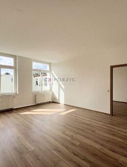Frisch, modern & zentral - 2-Zimmer-Wohnung mit Tageslichtbad & neuem Look - Limbach-Oberfrohna