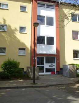 Schöne helle Erdgeschoss Wohnung mit Dusche! - Duisburg