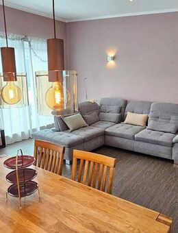 Moderne, neuwertige und voll möblierte 2-Zimmer-Wohnung am Altstadtrand von Amberg - Amberg