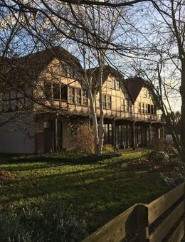 Großzügiges Wohnhaus mit 19 Appartments. Geeignet für Firmenmitarbeiter oder Großfamilien. Mit Schwimmbad. - Marschacht