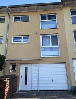 RMH mit EBK, Garten, Garage + Stellplatz in Asperg / Einziehen und wohlfühlen - Asperg