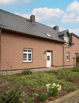 Einfamilienhaus zur Nutzung für 2 Familien mit ca. 4.500 m² Grundstück: Perfekt für Pferde - Tribsees